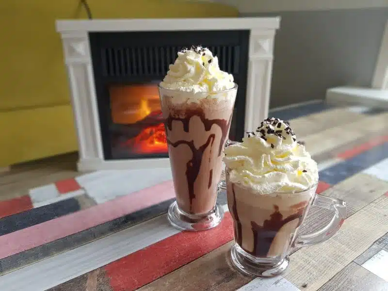 Warme Chocolademelk / Sıcak Cikolata
